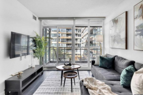 Prime Location Rogers Centre Sleeps 6 Parking